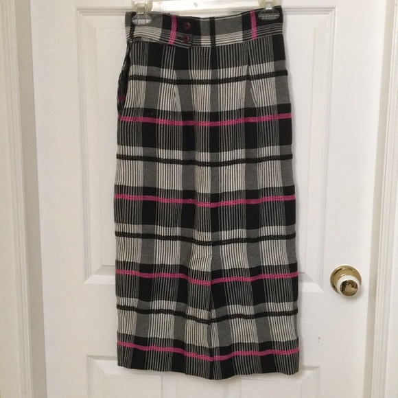 Plaid skirt - Picture 2 of 7
